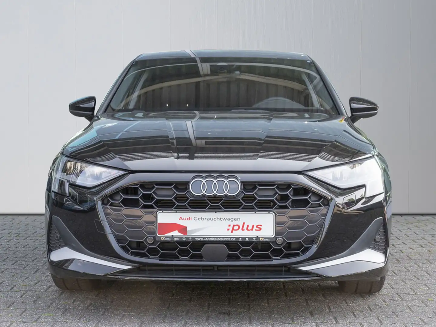 Audi A3 Sportback 30 TFSI advanced Klima,LED,PDC Zwart - 2