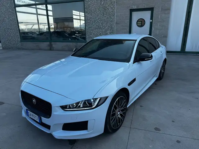 Jaguar XE 2.0d i4 Landmark Edition awd 180cv auto
