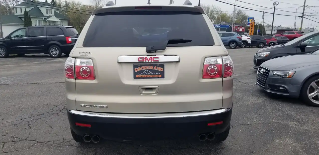GMC Acadia снимка GMC Acadia