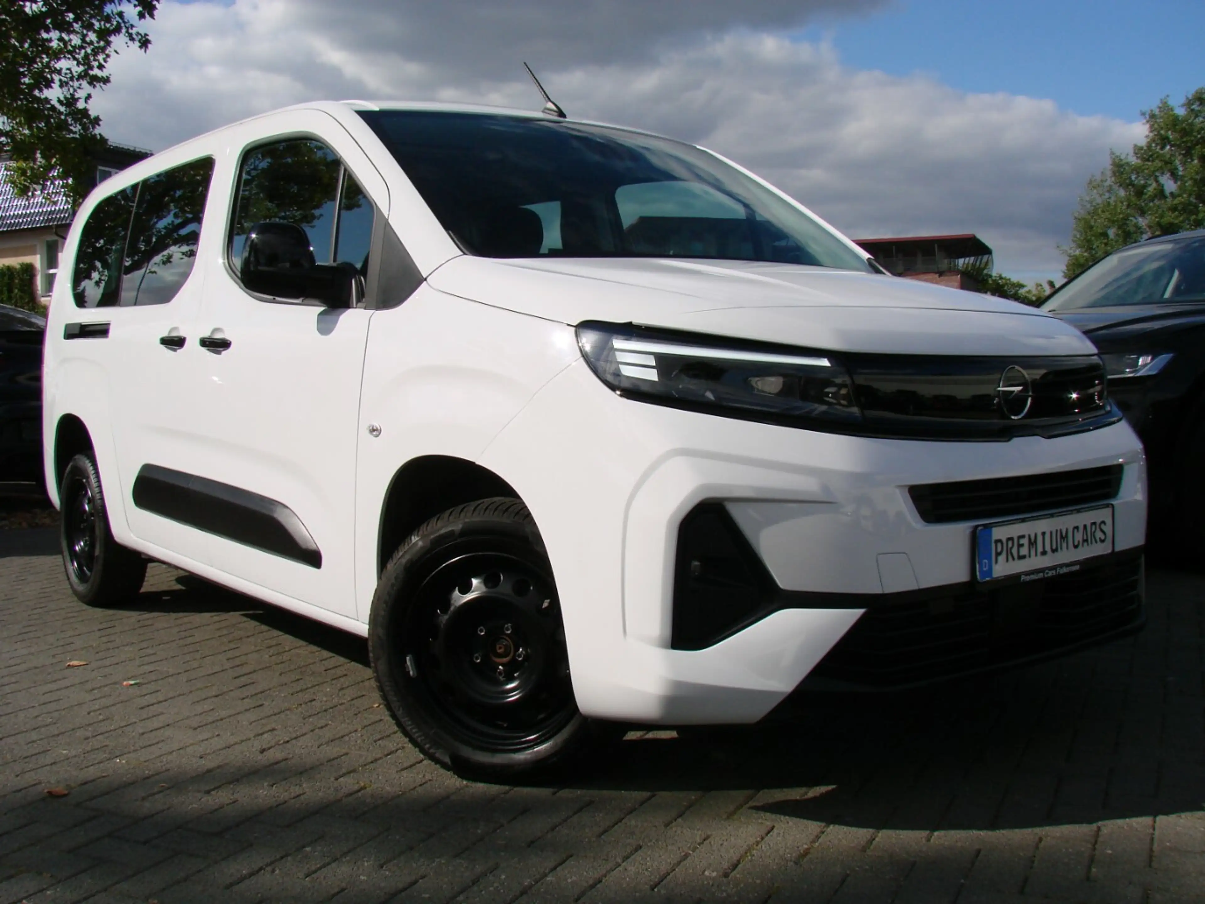 Opel Combo Life E 1.5L Edition XL N1 LED AHK Kamera 180°
