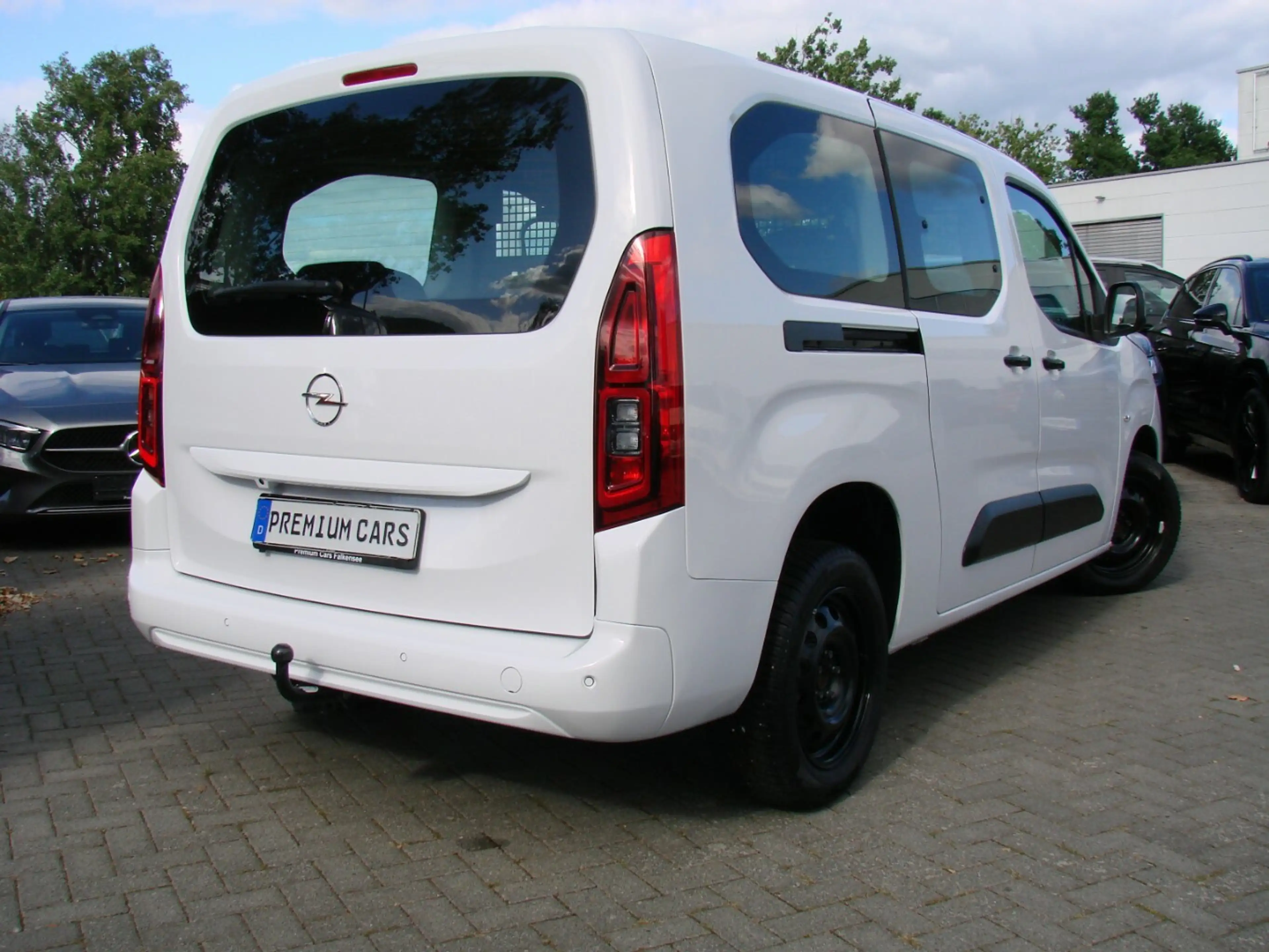 Opel Combo Life E 1.5L Edition XL N1 LED AHK Kamera 180° — photo 3