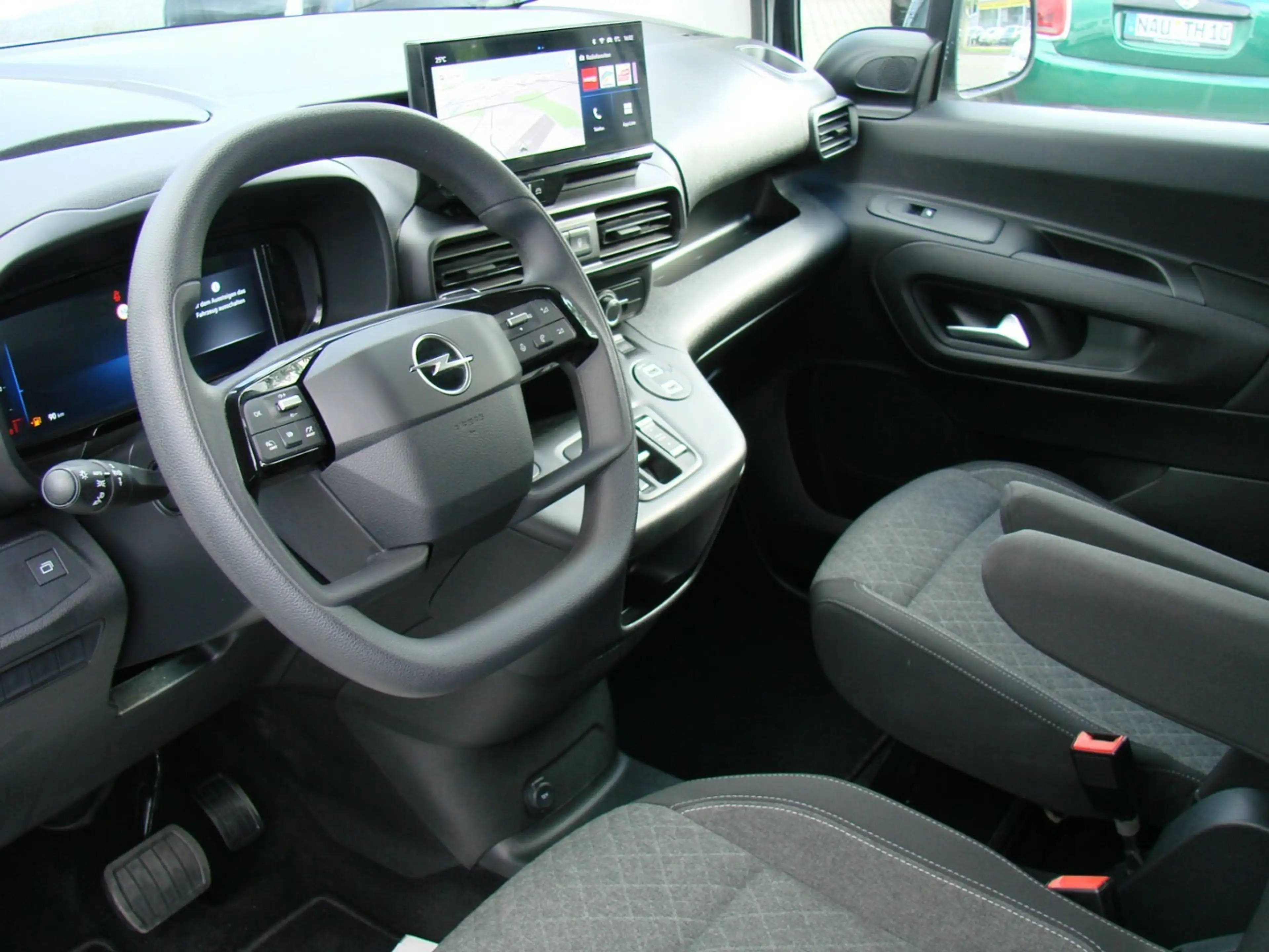 Opel Combo Life E 1.5L Edition XL N1 LED AHK Kamera 180° — photo 14