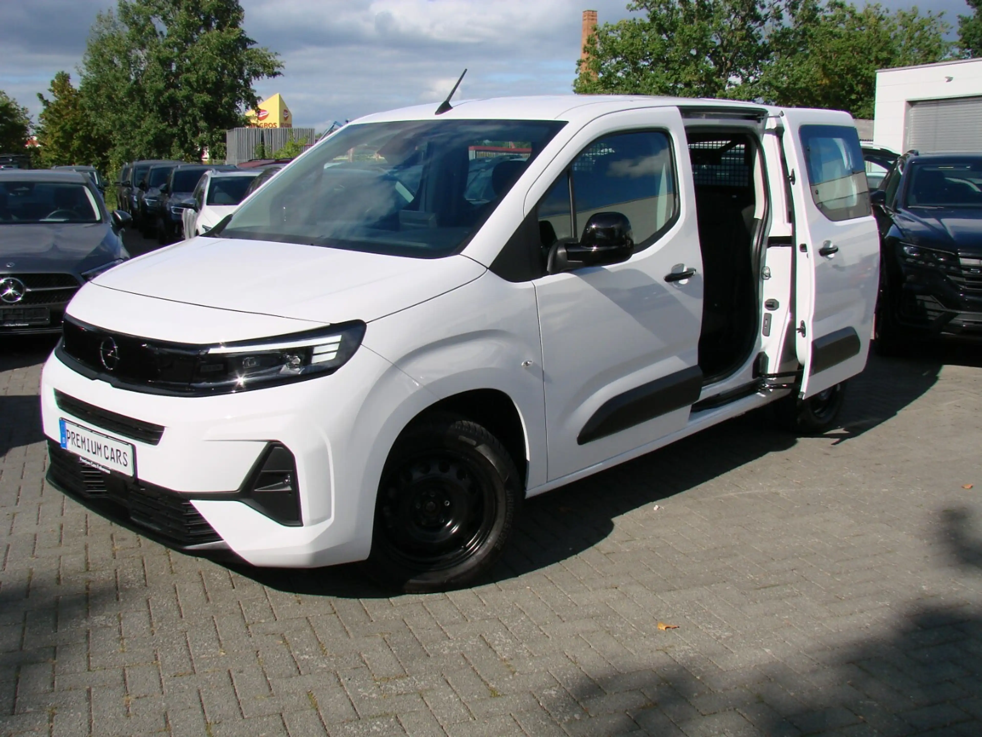 Opel Combo Life E 1.5L Edition XL N1 LED AHK Kamera 180° — photo 8