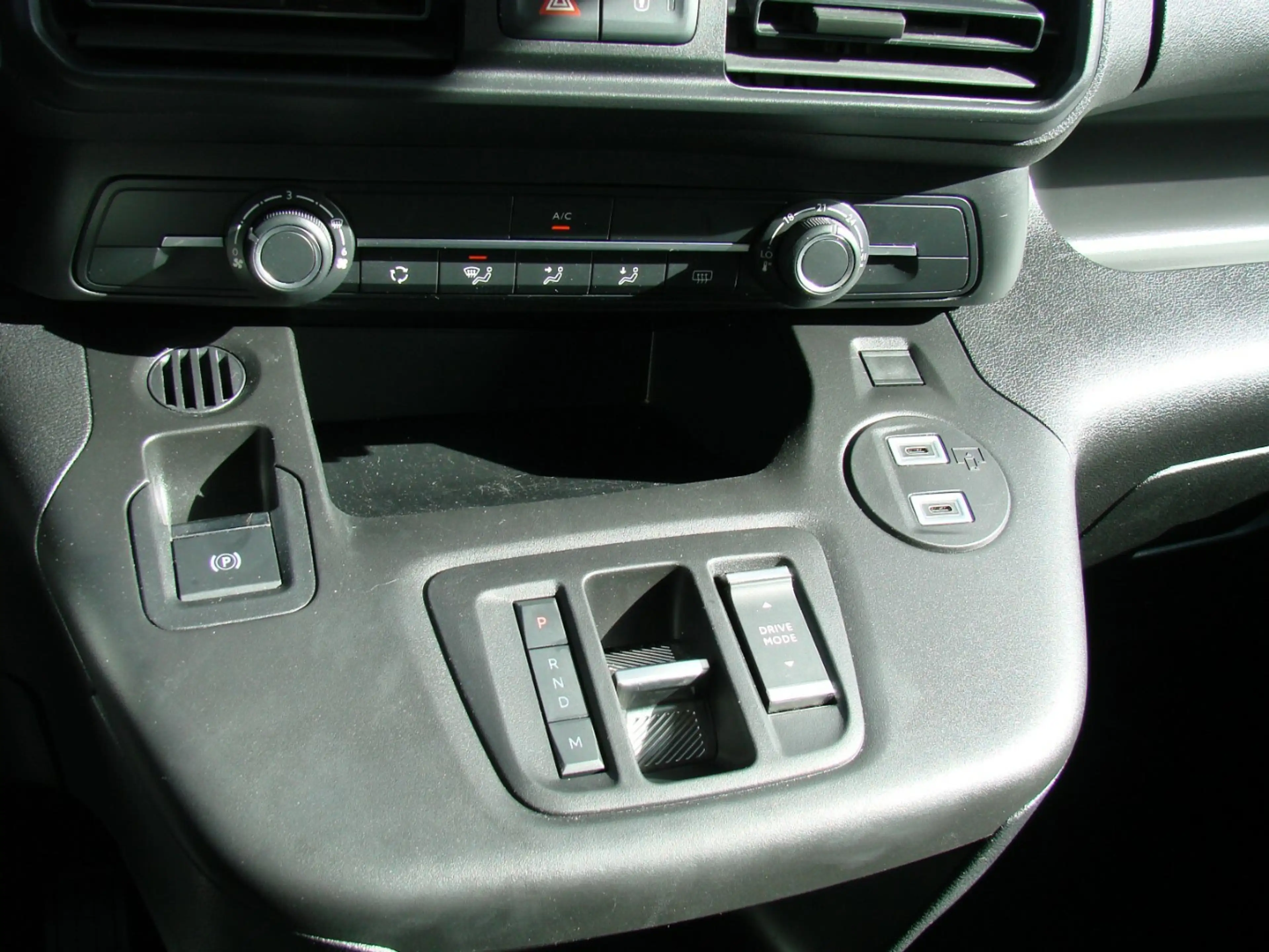 Opel Combo Life E 1.5L Edition XL N1 LED AHK Kamera 180° — photo 11