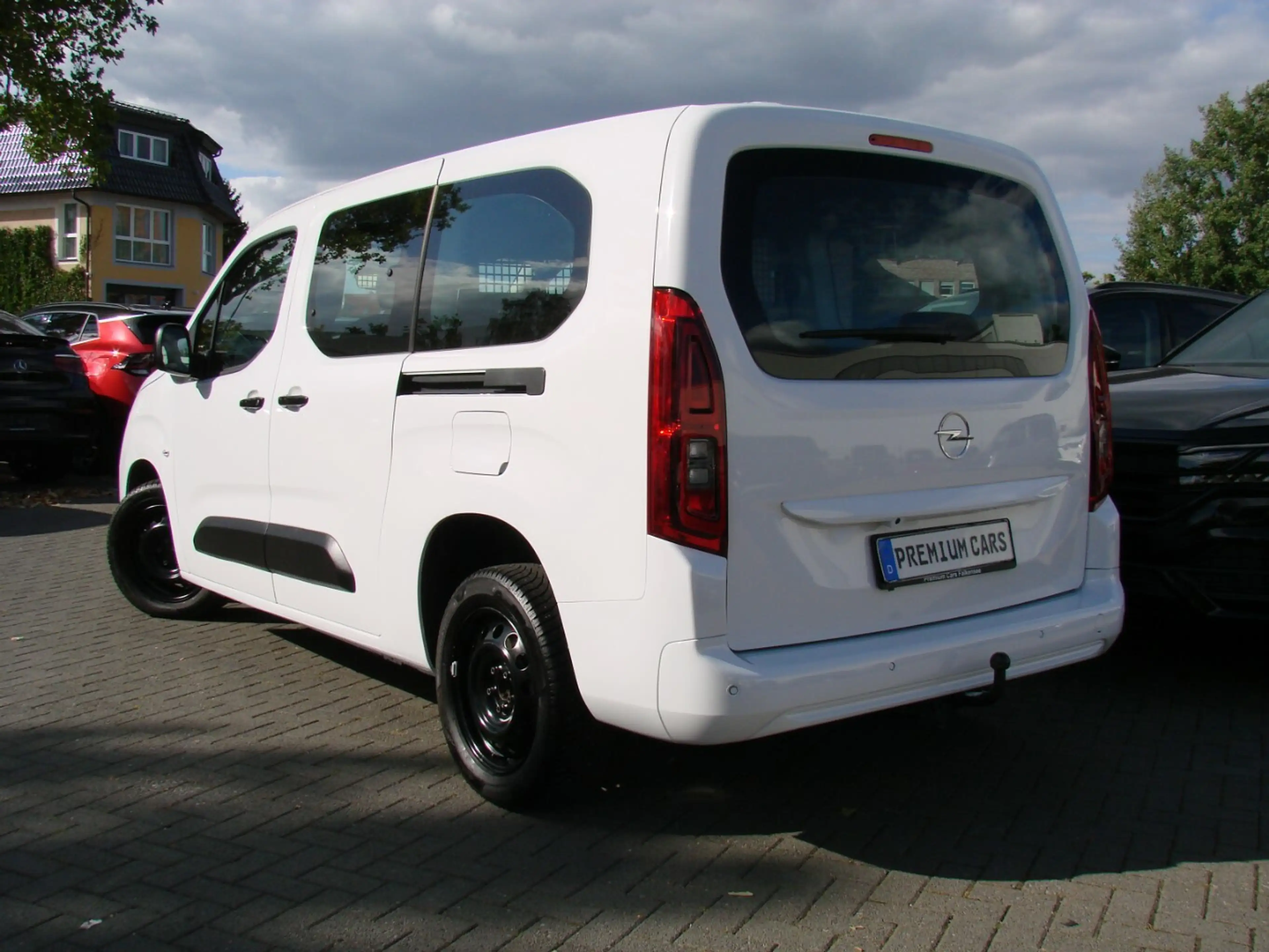 Opel Combo Life E 1.5L Edition XL N1 LED AHK Kamera 180° — photo 6