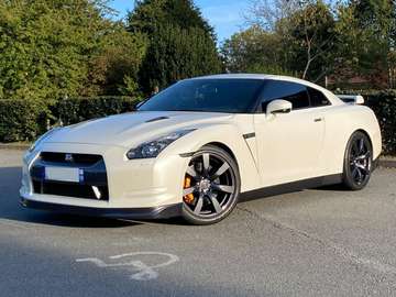 GT-R 3.8 V6 485 Black Edition