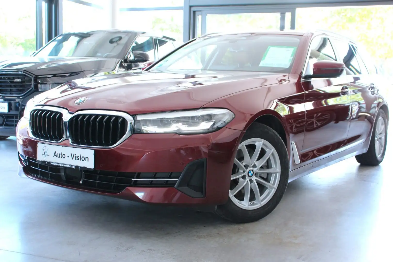 BMW 520 d (G31) *LED*ACC*DAB*AHK*Sportsitze*KAM Rojo - 1