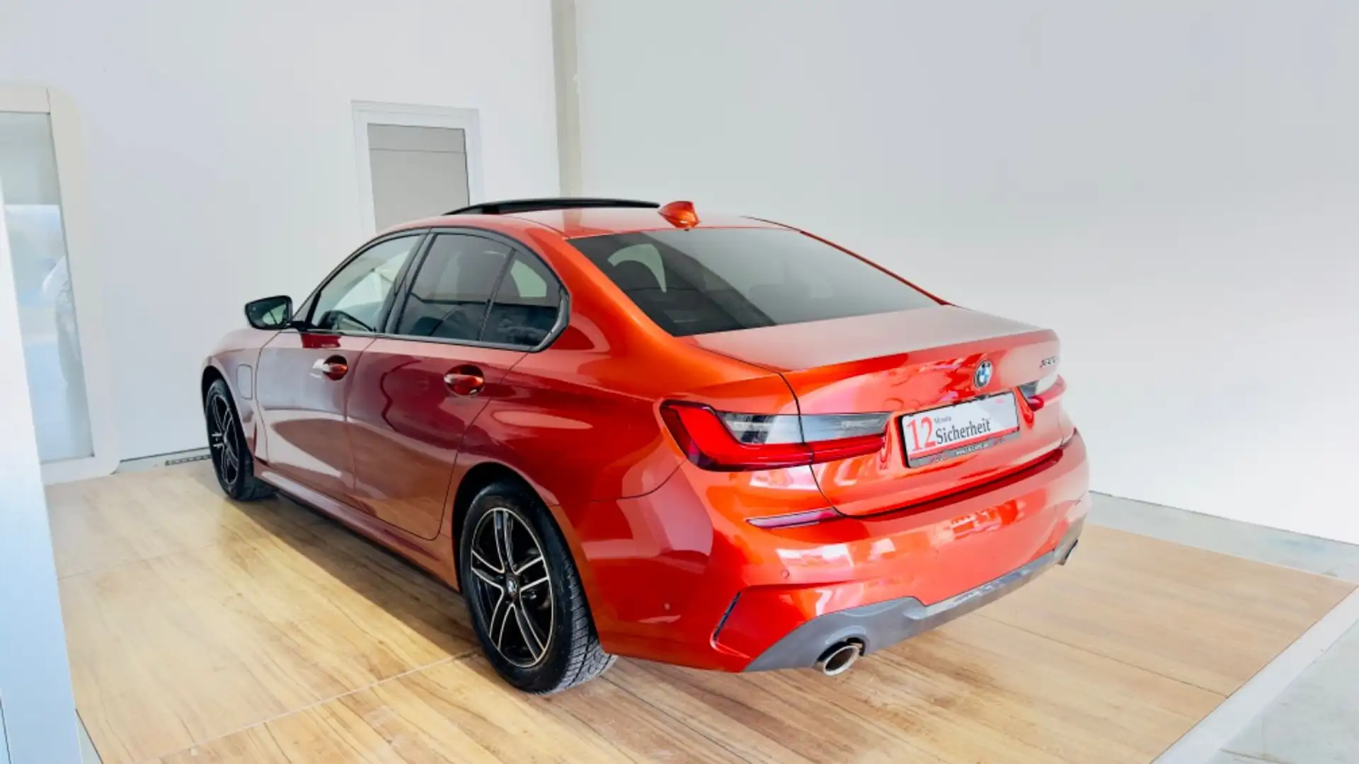 BMW 330 Baureihe 3 Lim. 330 e M Sport-Paket Naranja - 2