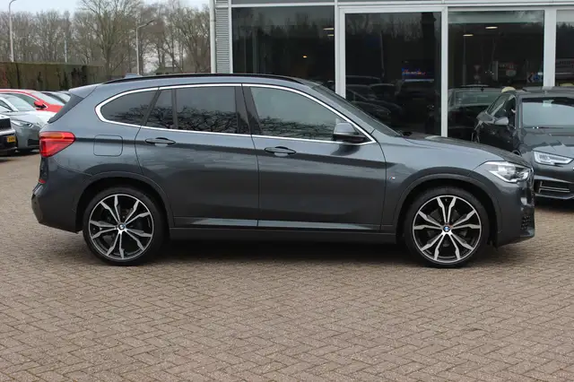BMW X1 view 5