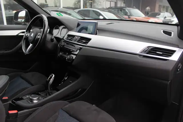 BMW X1 view 13