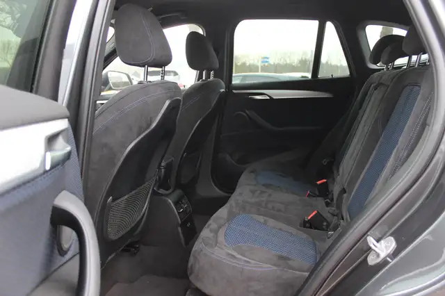 BMW X1 view 11