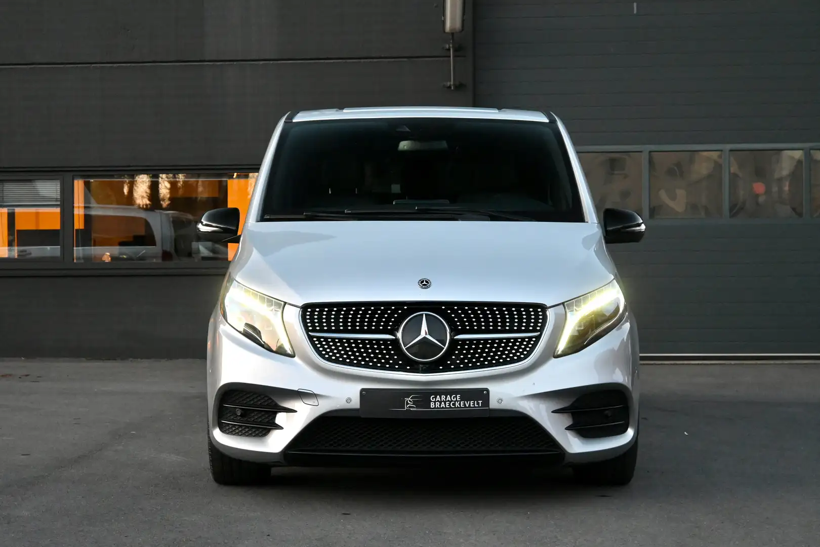 Mercedes-Benz V 300 AMG Burmester ExtraLang Camera Trekhaak 19Alu /BTW Argintiu - 2