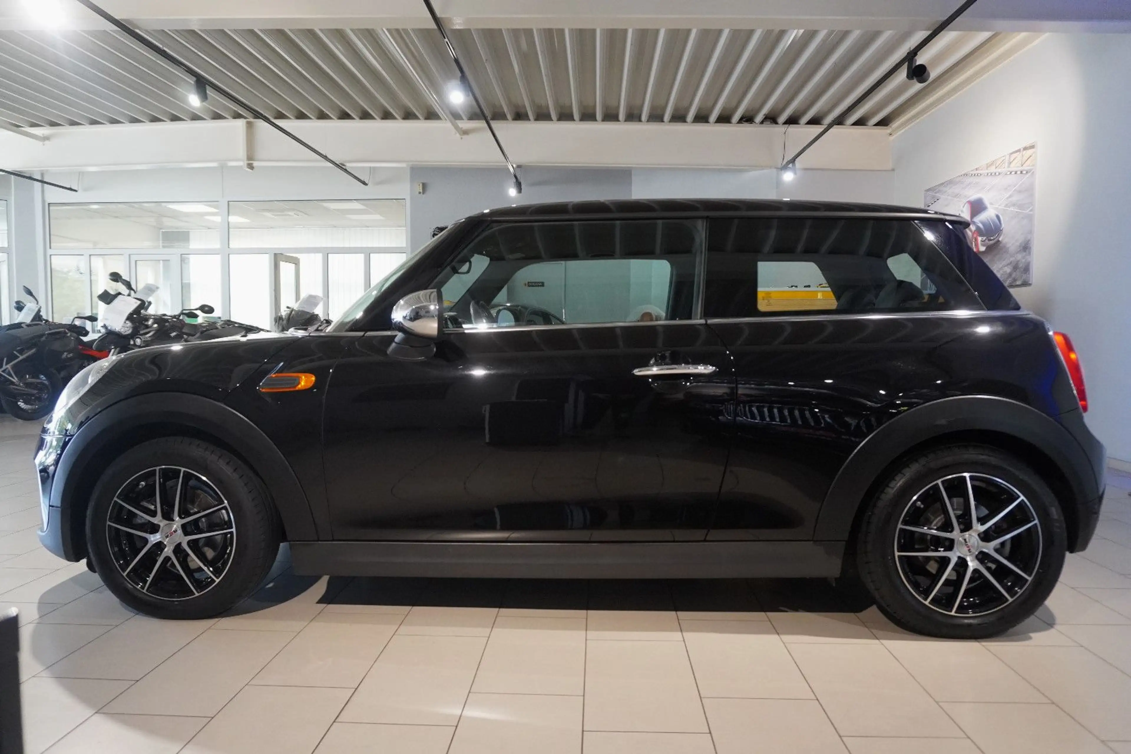 MINI One Mini One |Sihzg|T-Leder|PDC|BT — photo 4