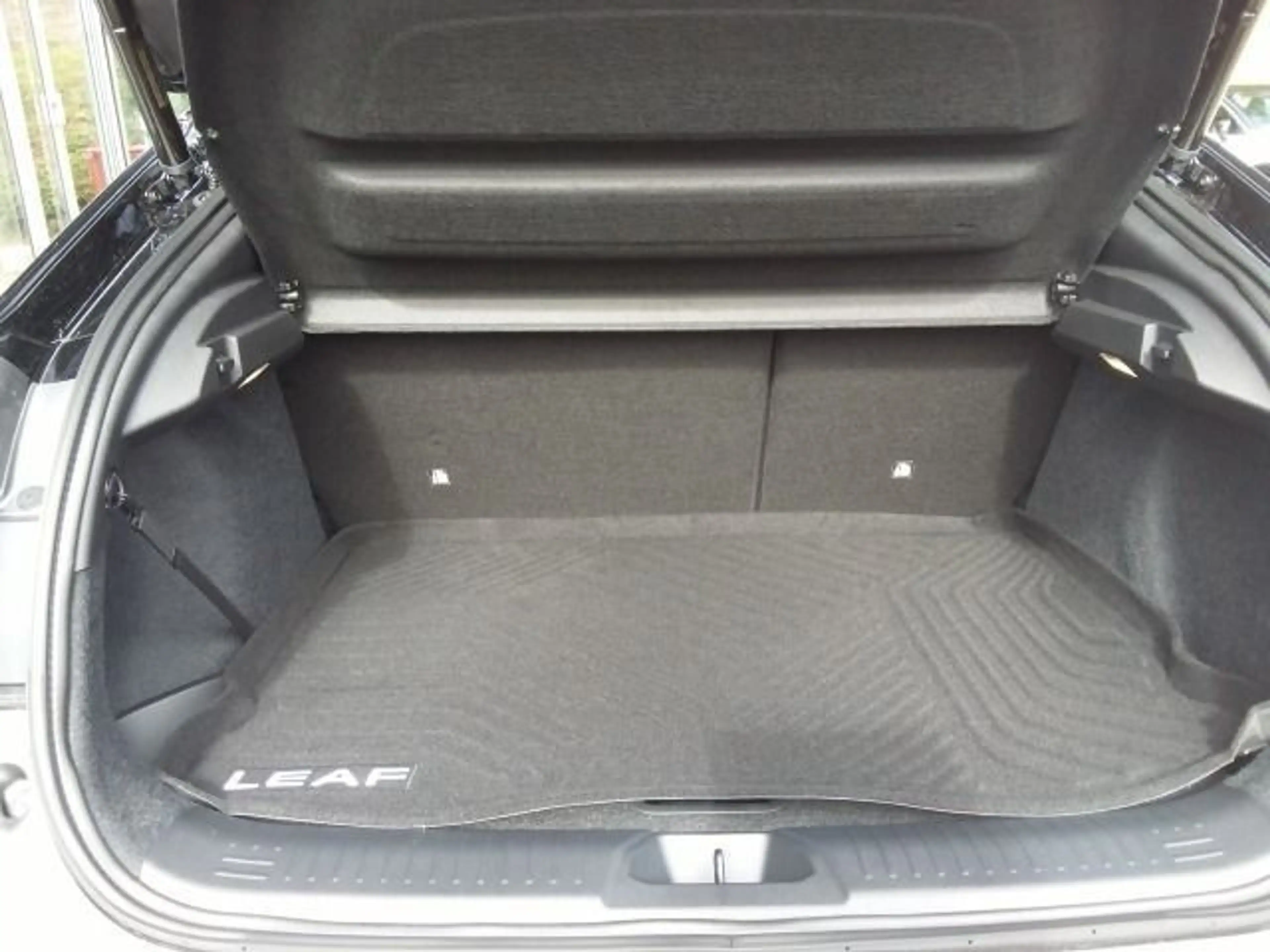 Nissan Leaf BEV Advance — photo 9
