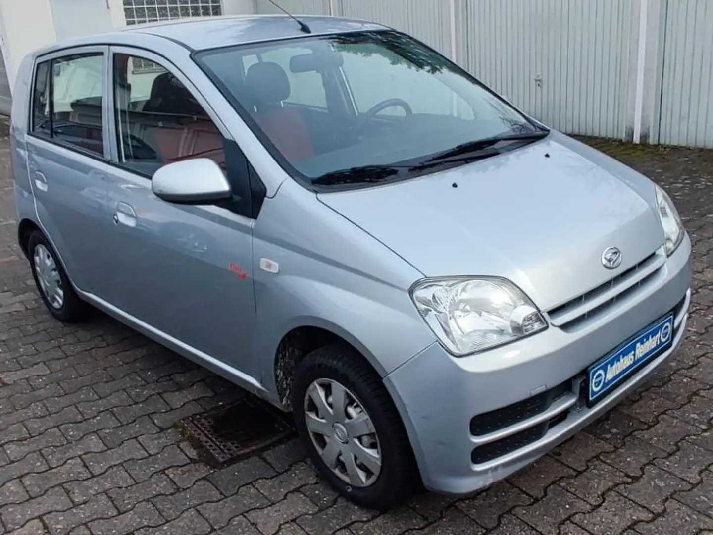 Daihatsu Cuore 1.0 Chili Stříbrná - 1