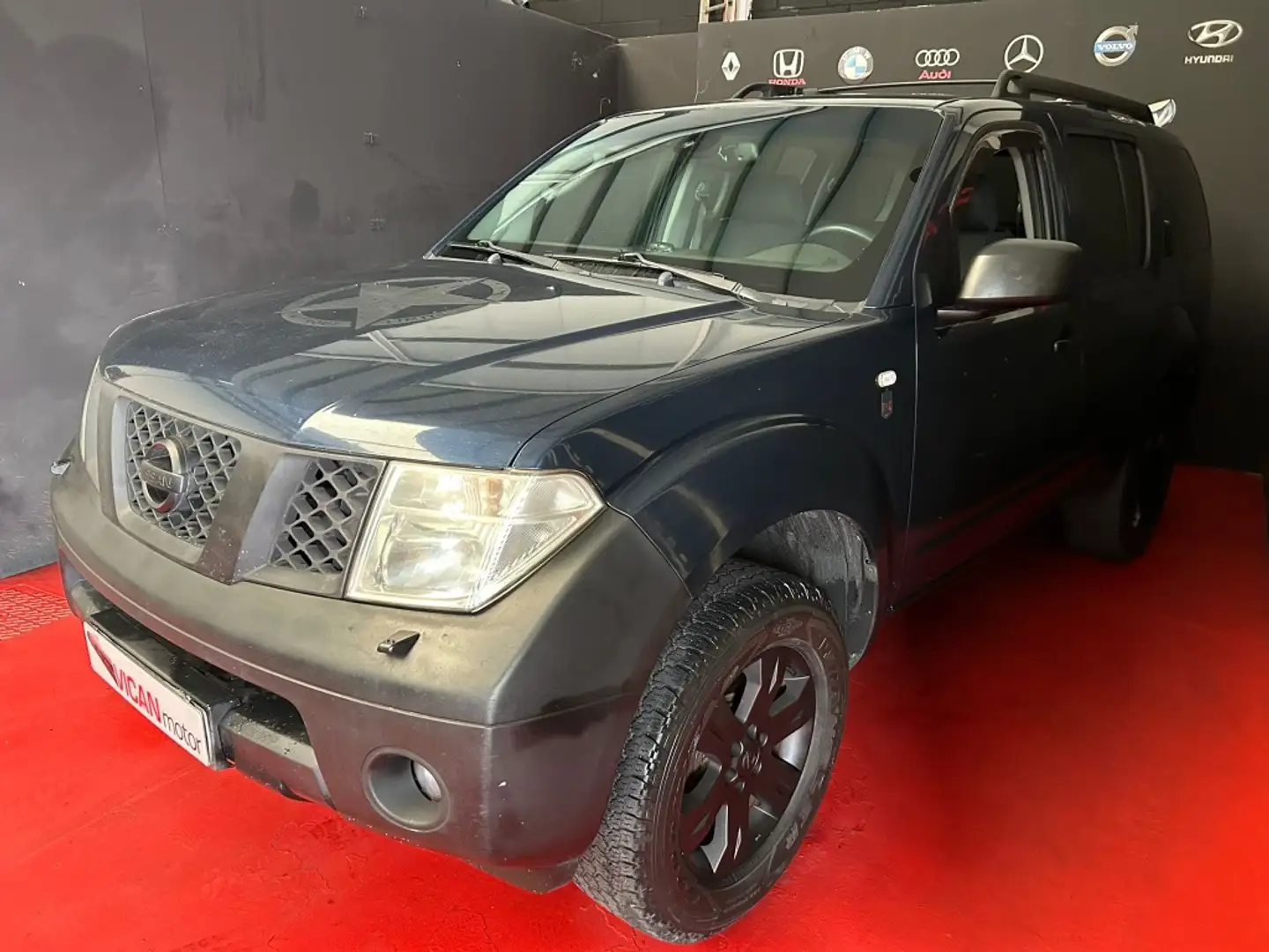 Nissan Pathfinder 2.5dCi LE Bleu - 2