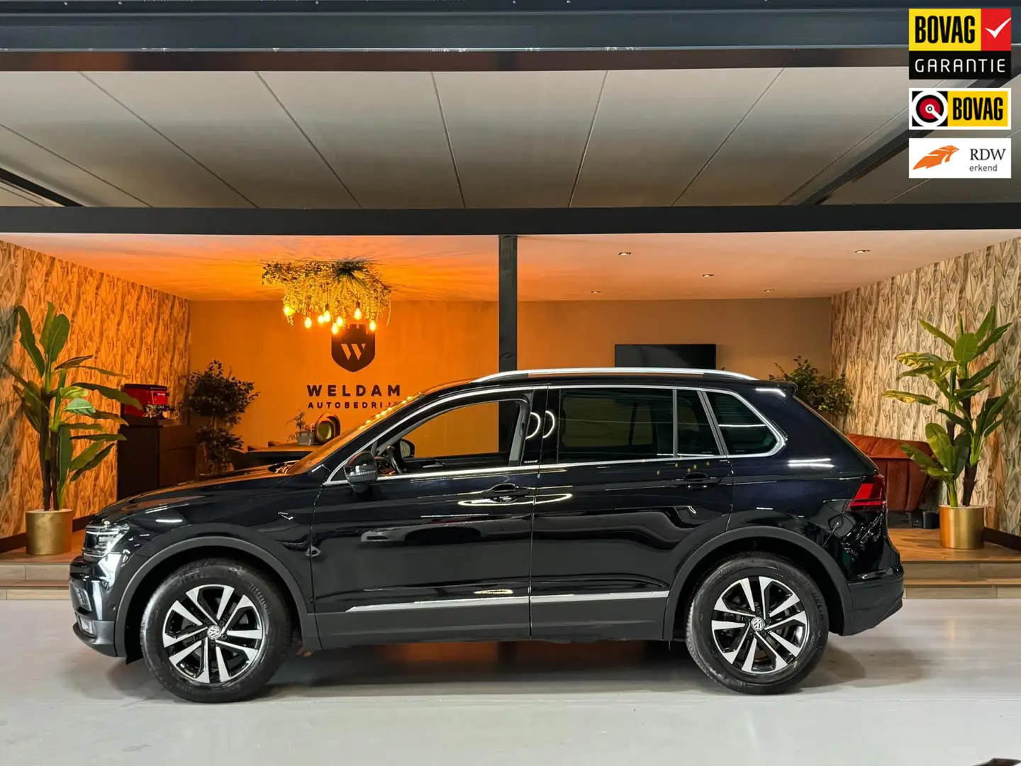 Volkswagen Tiguan 1.5 TSI ACT IQ-Drive Garantie Trekhaak Xenon Carpl Noir - 1