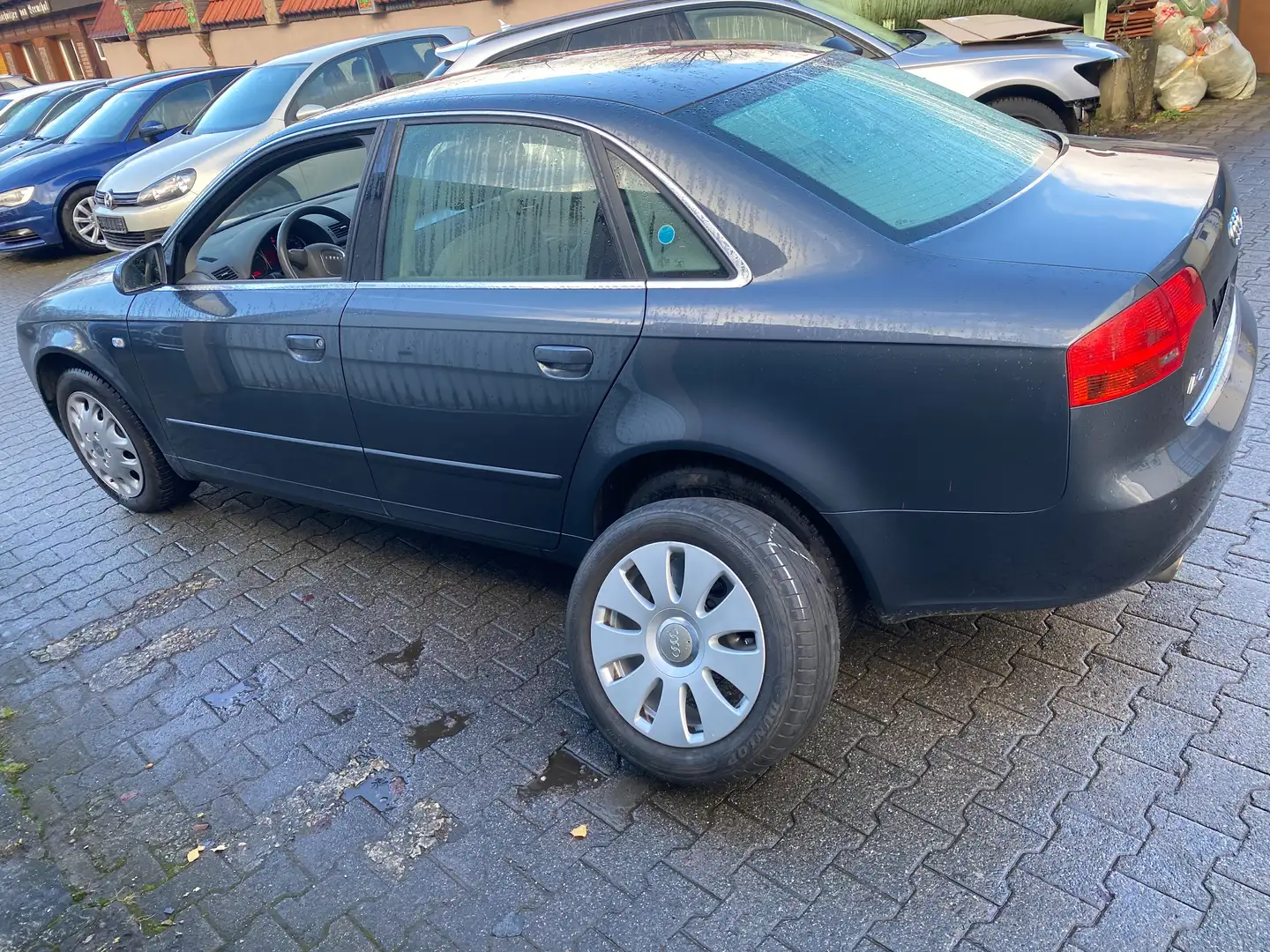 Audi A4 1.6 Lim Scheckheft u-frei Tuv neu SHZ PDC 2.Hd Grau - 2