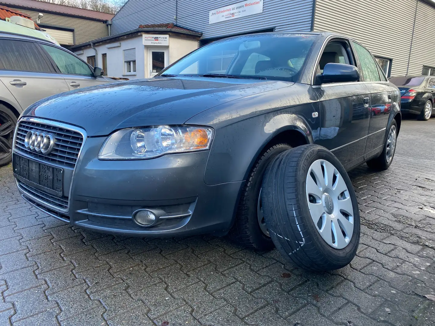 Audi A4 1.6 Lim Scheckheft u-frei Tuv neu SHZ PDC 2.Hd Grau - 1