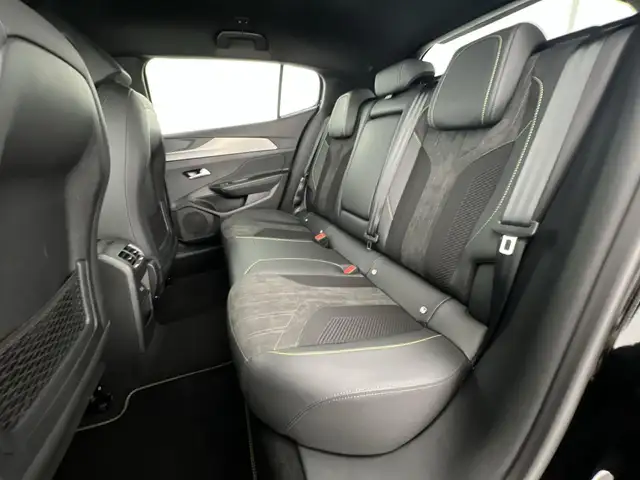 Peugeot 408 view 8