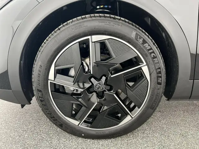 Peugeot 408 view 10