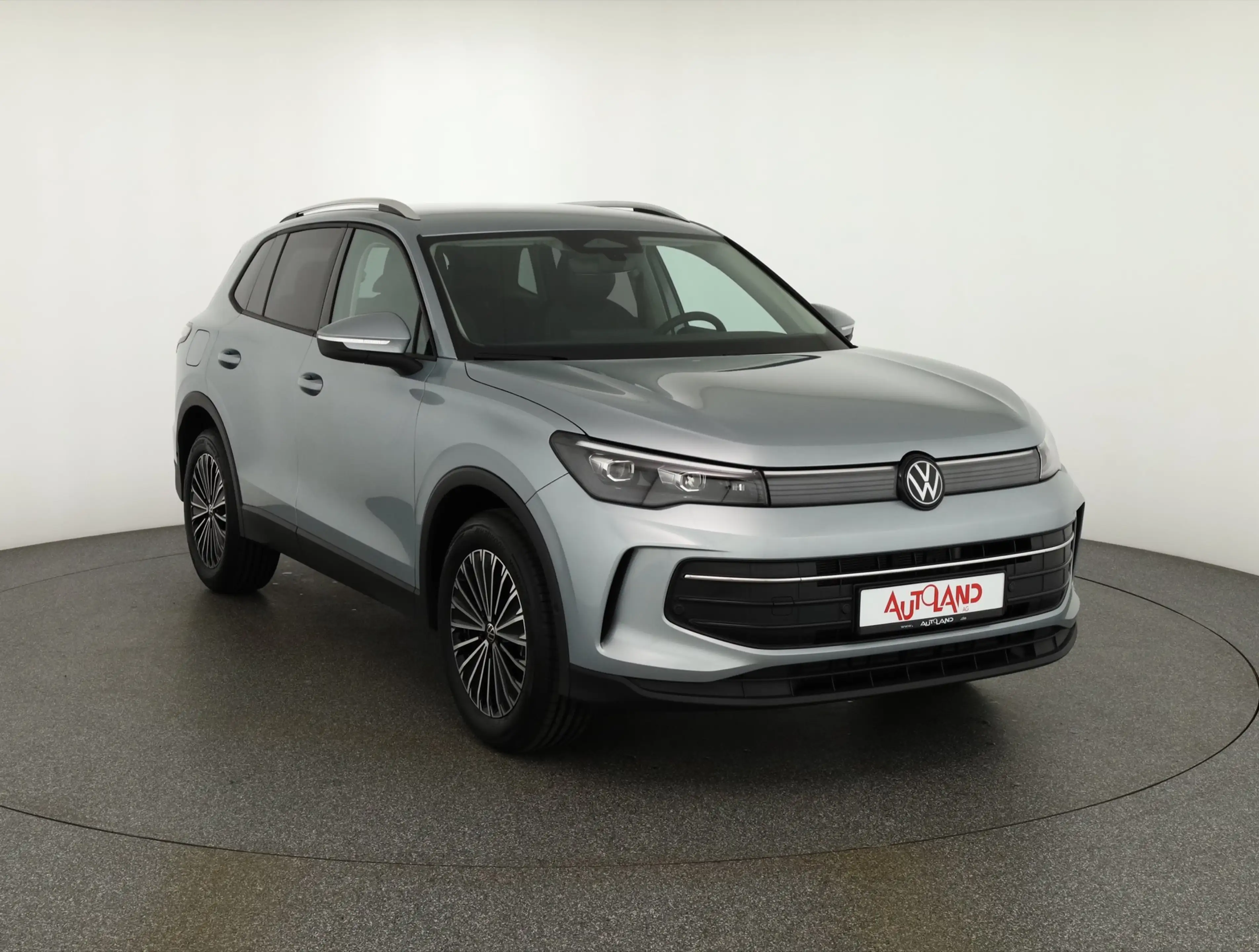Volkswagen Tiguan 1.5 eTSI DSG LED ACC Kamera Sitzheizung — photo 7