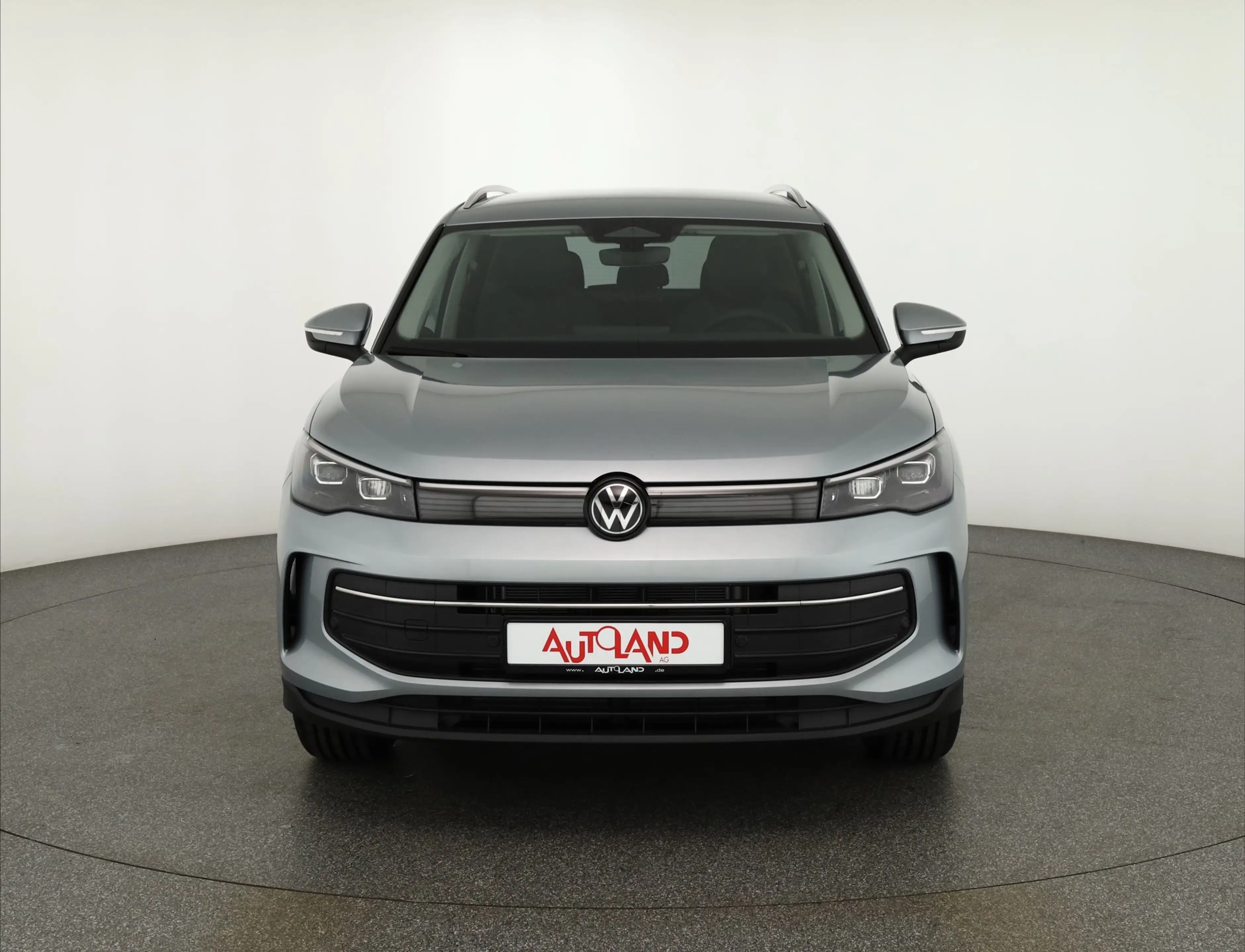Volkswagen Tiguan 1.5 eTSI DSG LED ACC Kamera Sitzheizung — photo 8