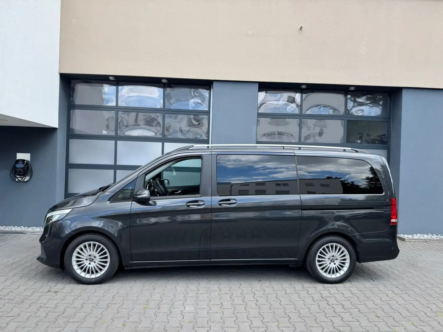 Mercedes-Benz V 220 d EDITION lang Grau - 2