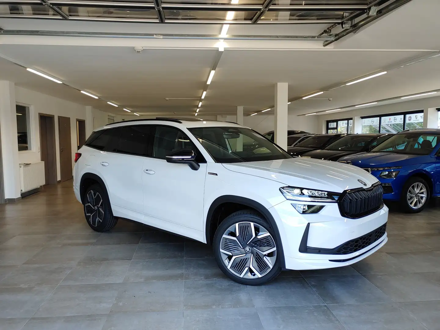 Skoda Kodiaq 1.5 TSI mHEV Sportline 7Sitze/AHK/Pano/Matrix/5J. Wit - 1