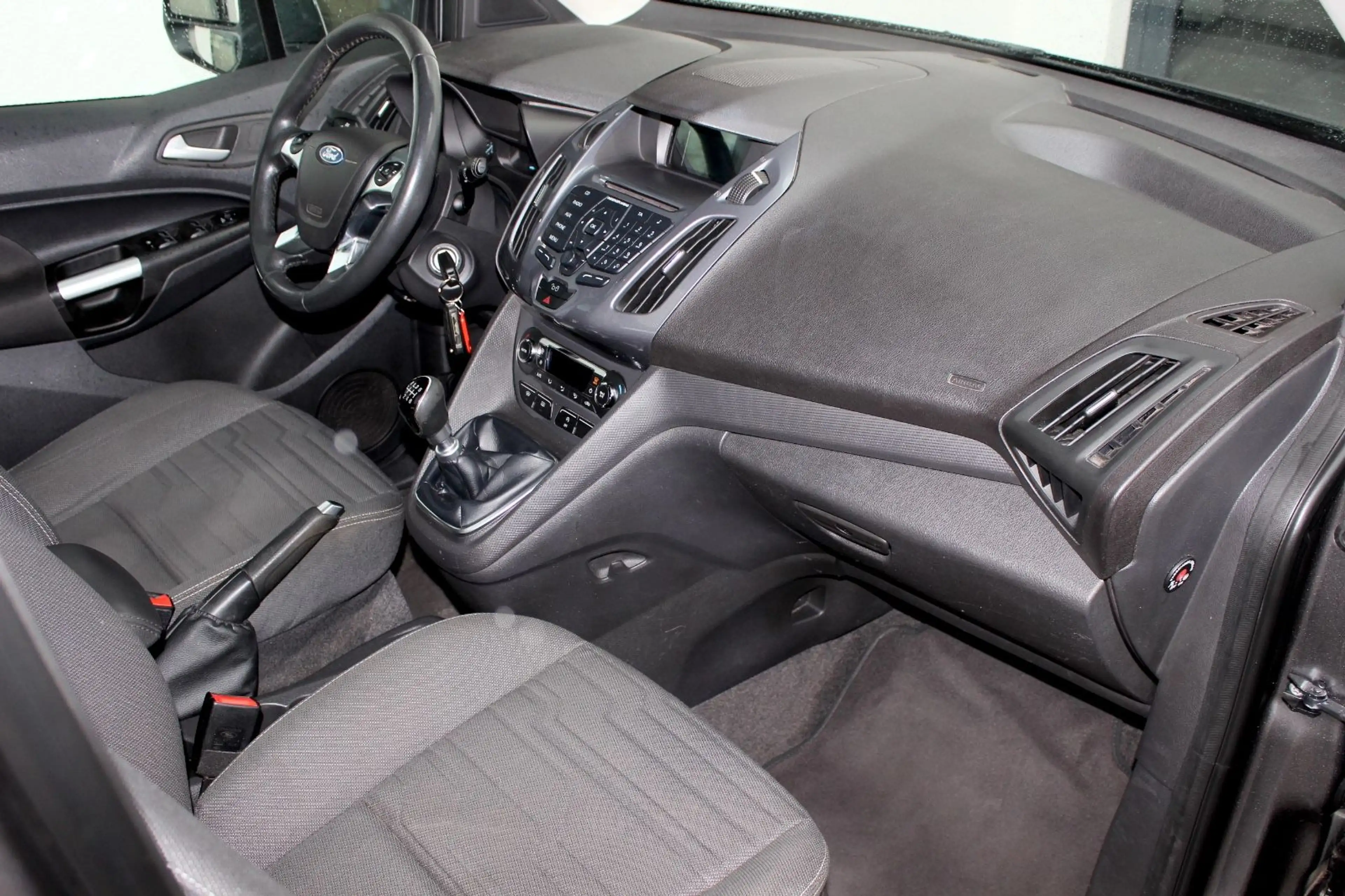 Ford Tourneo Connect 1.0 EcoBoost *TITANIUM 2xTÜREN* — photo 13