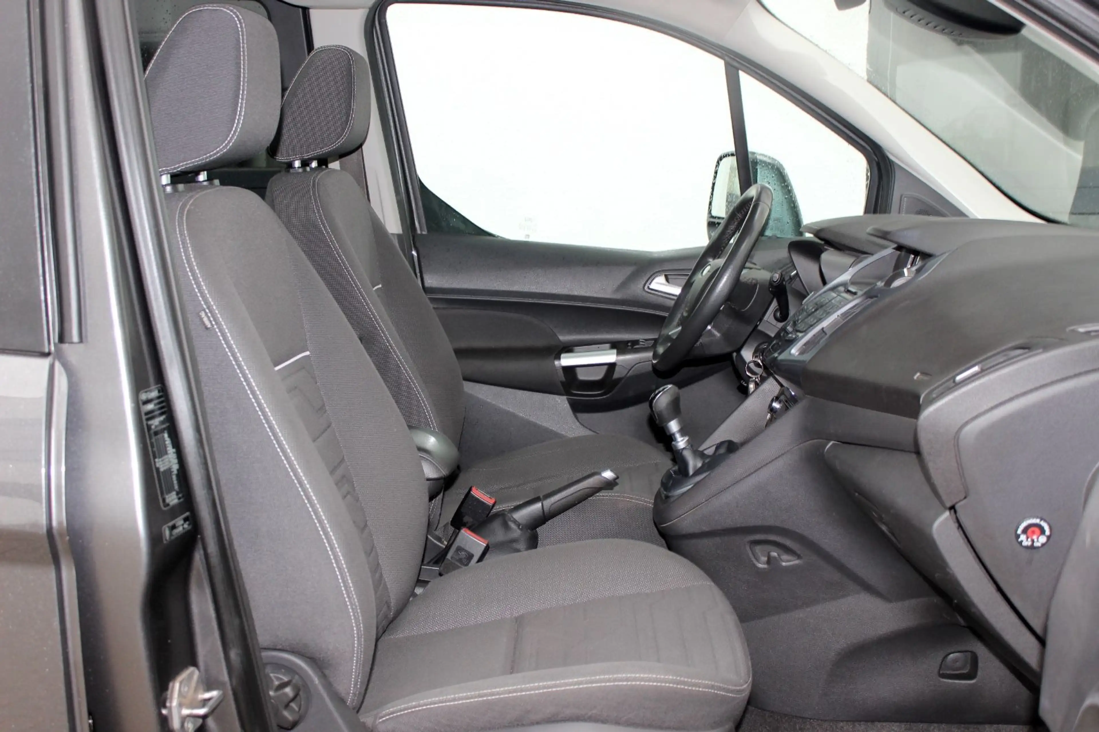 Ford Tourneo Connect 1.0 EcoBoost *TITANIUM 2xTÜREN* — photo 14