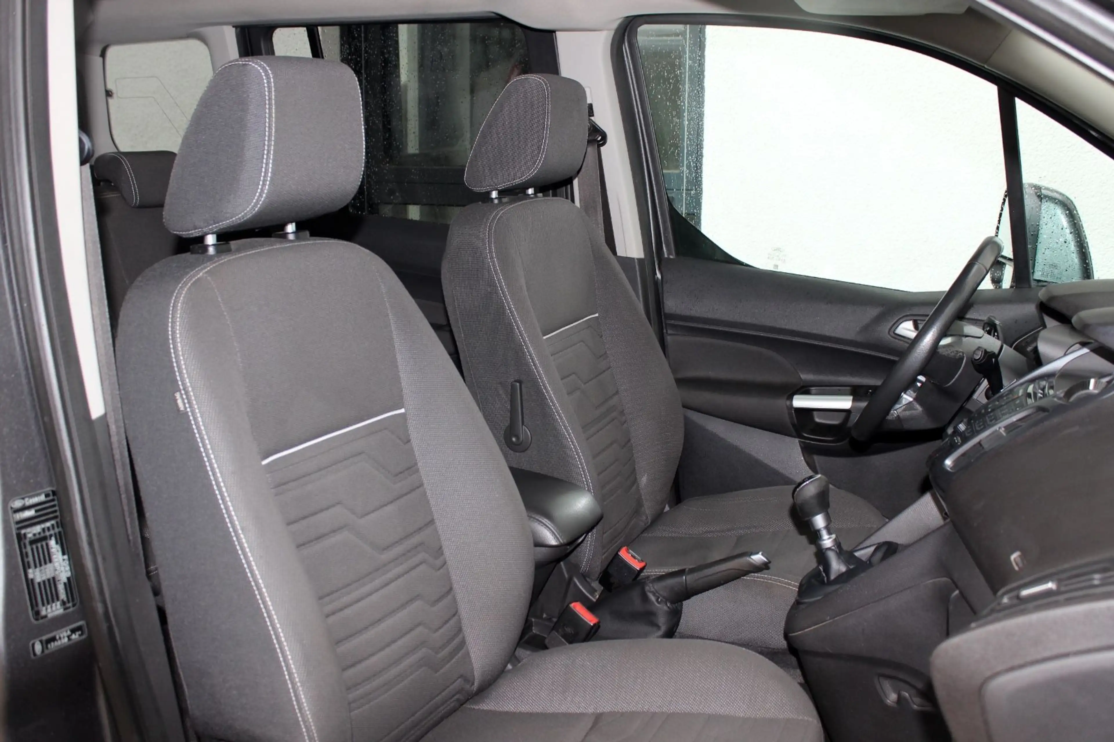 Ford Tourneo Connect 1.0 EcoBoost *TITANIUM 2xTÜREN* — photo 15