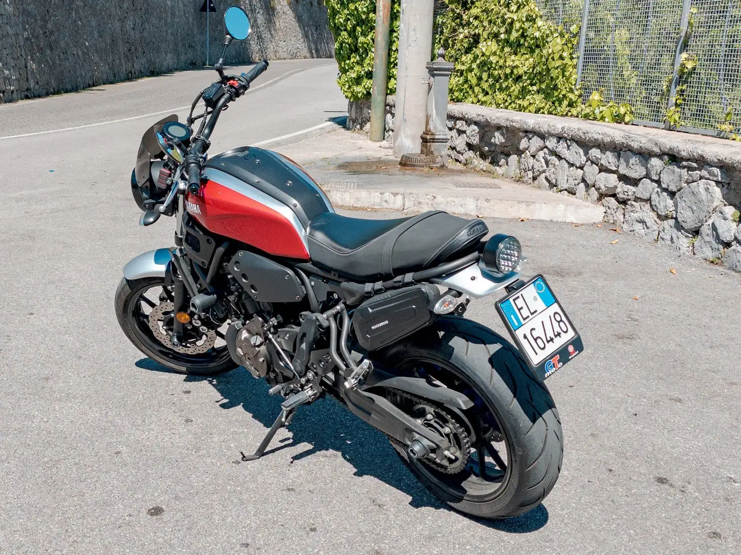 Yamaha XSR 700 ABS Rojo - 2