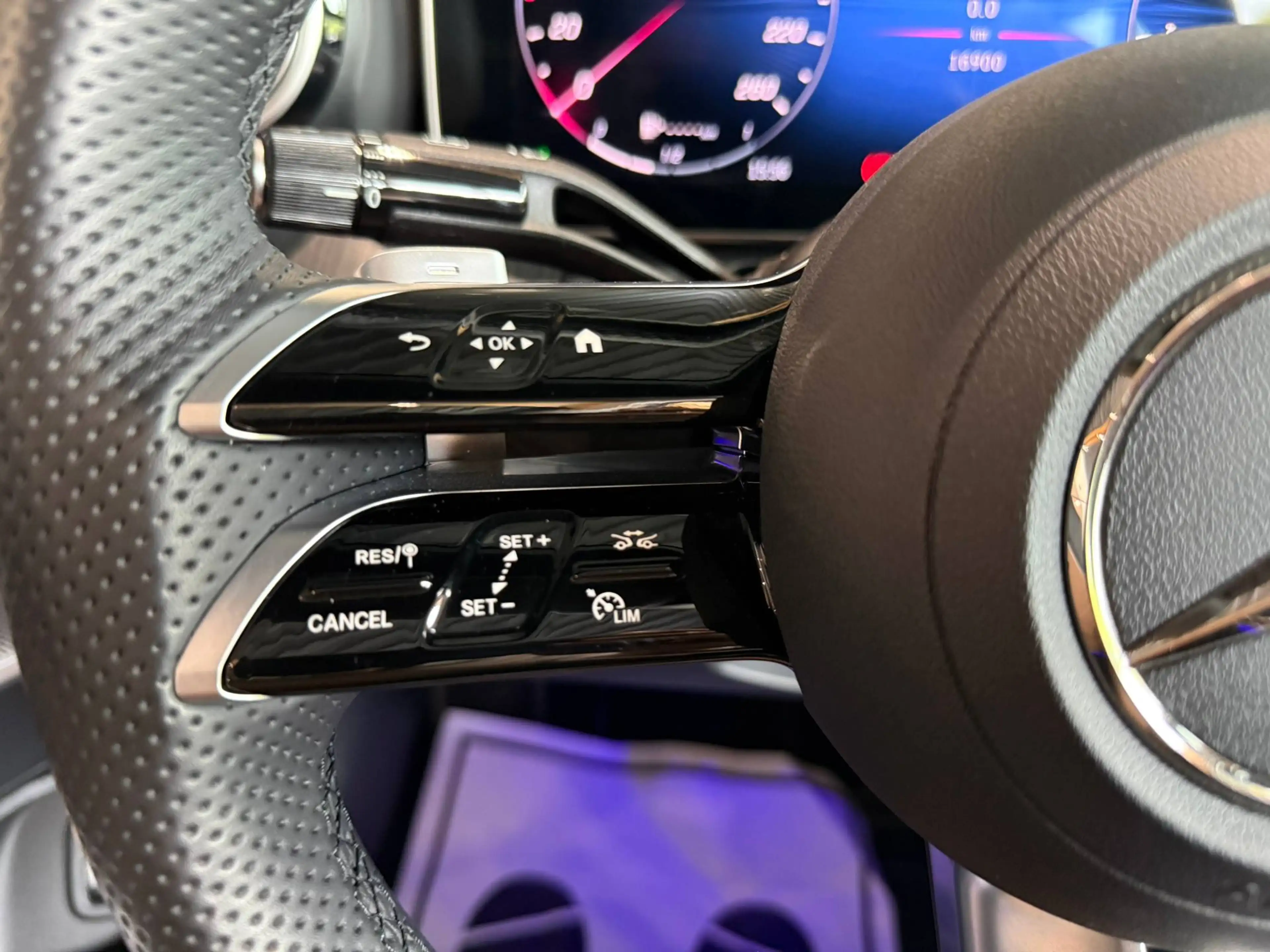 Mercedes-Benz CLE 300 CLE 300 4Matic AMG Line Premium Plus (236.447) — photo 13