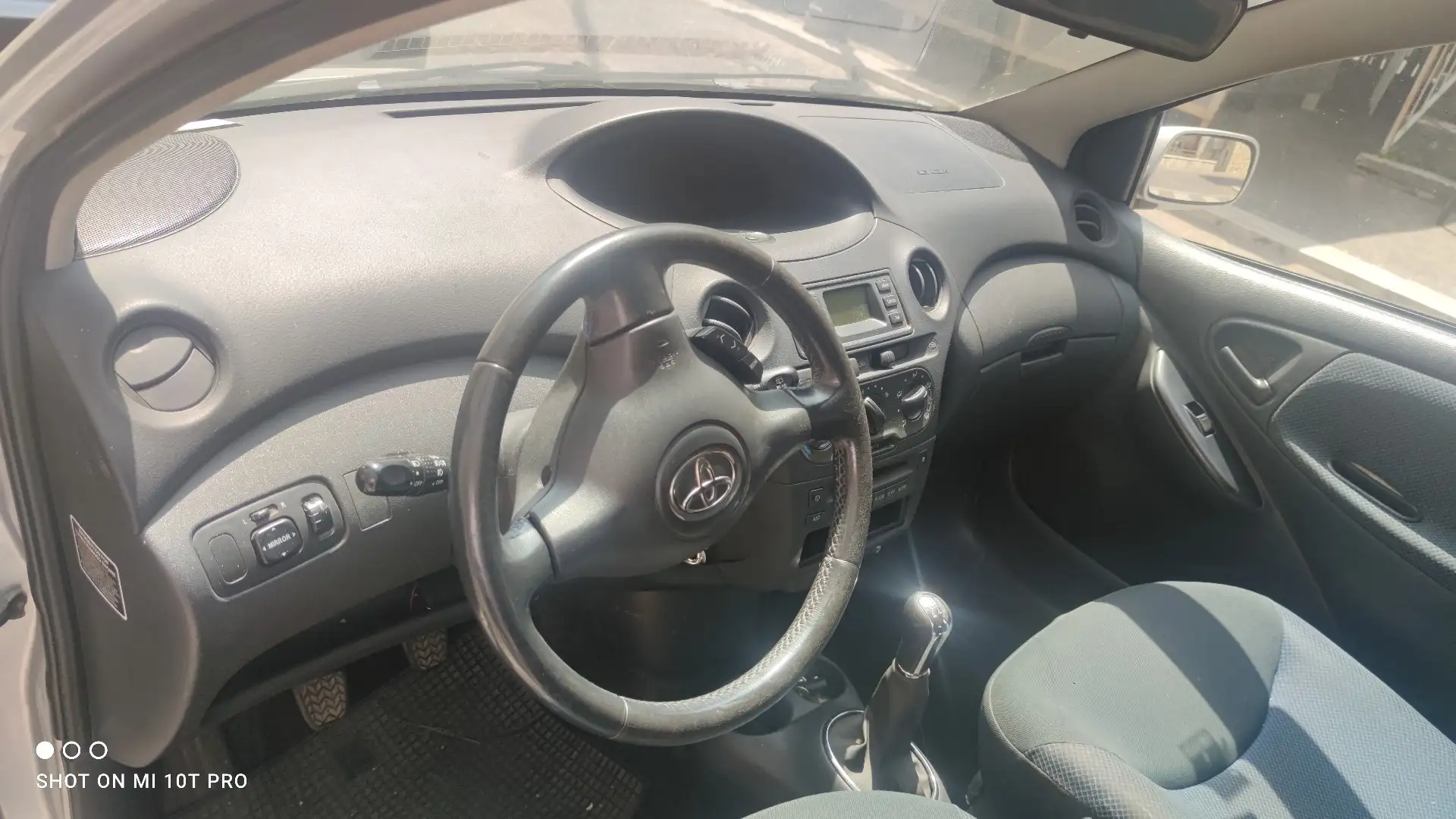 Toyota Yaris 5p 1.4 d-4d Sol - 2