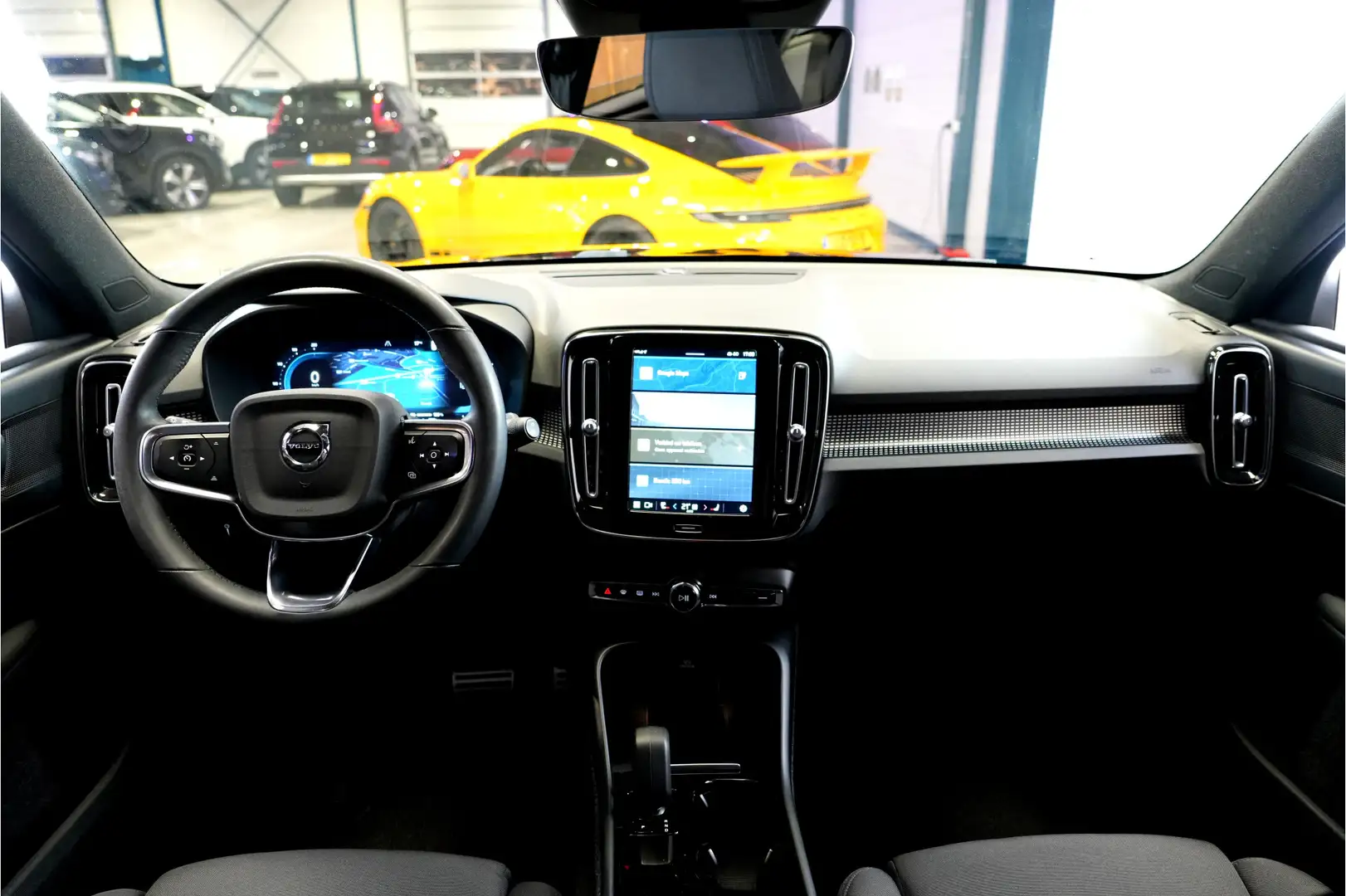 Volvo XC40 Recharge Twin Plus AWD 300kW/408pk Aut. R-Design S Schwarz - 2