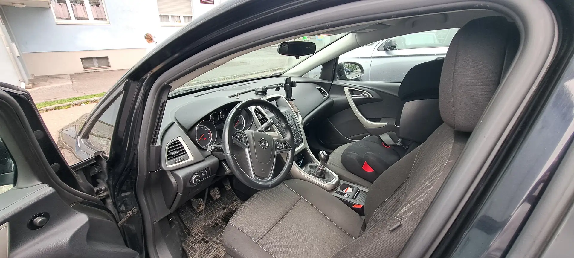 Opel Astra Astra ST 1,4 Turbo Ecotec iCon Edition iCon Edition Schwarz - 1