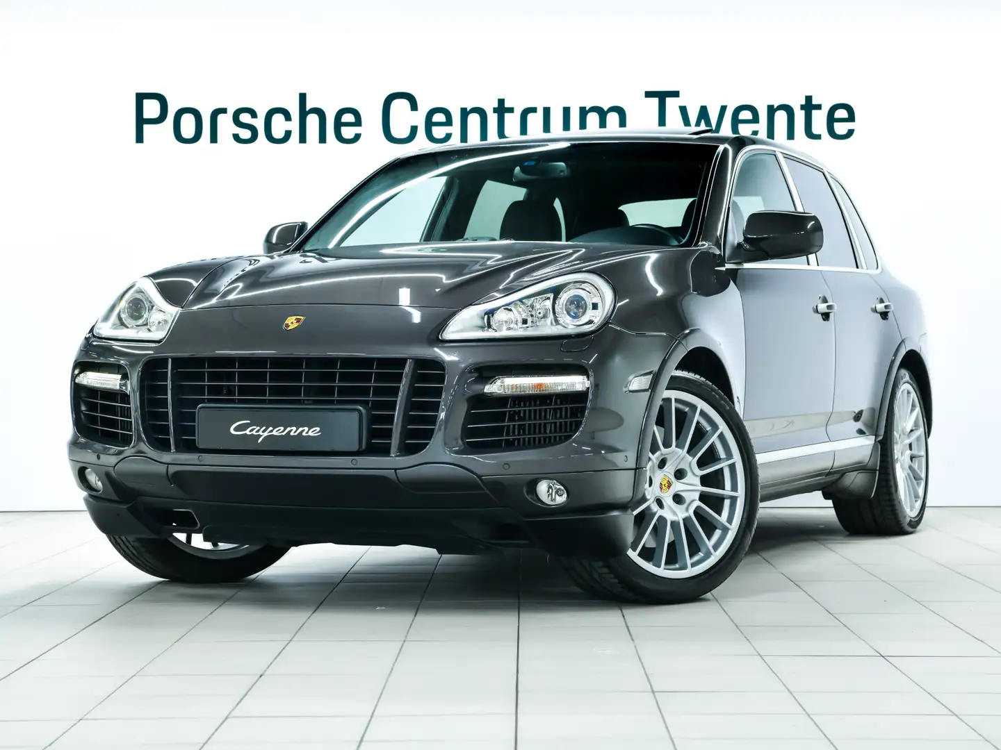 Porsche Cayenne Turbo S Grau - 1