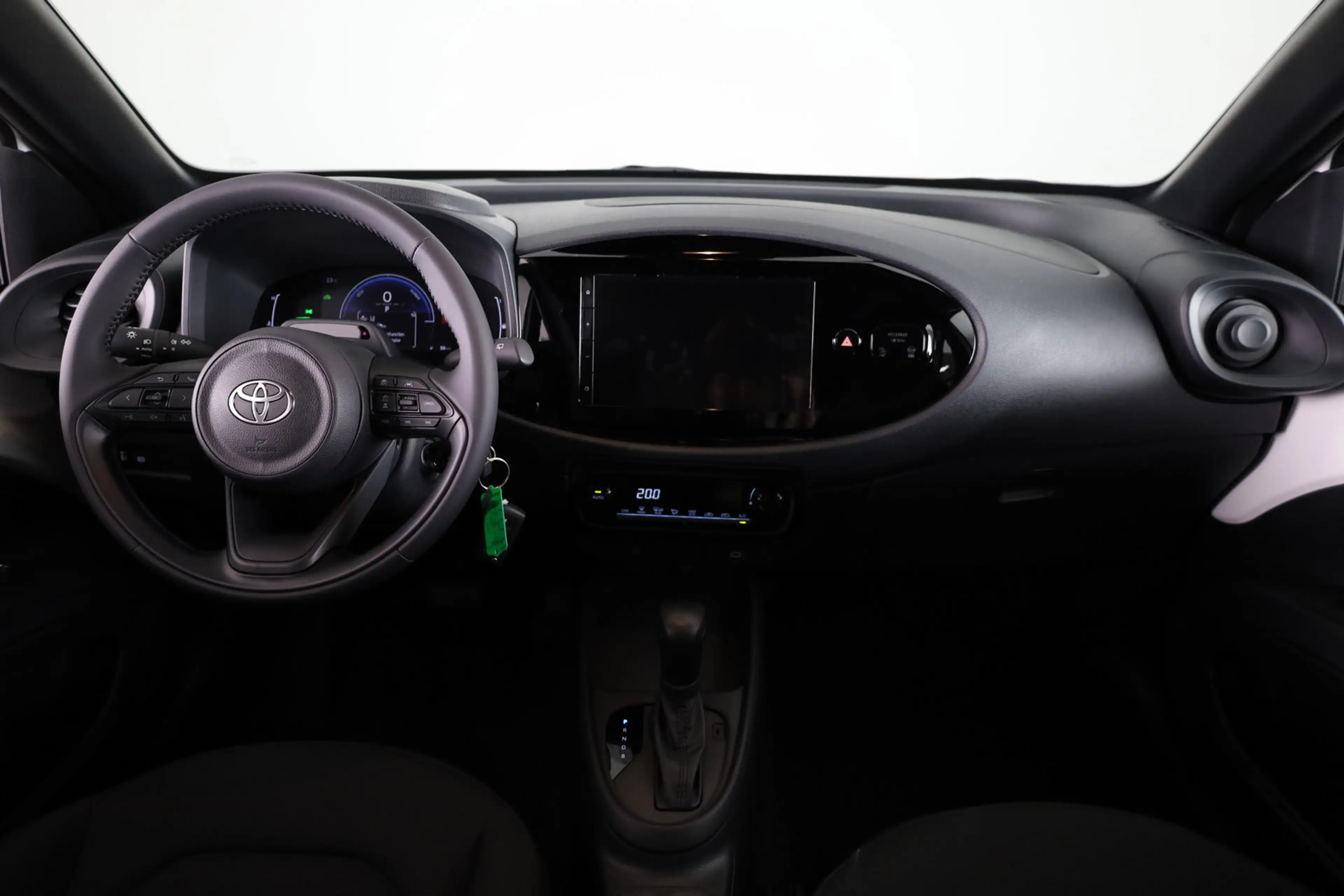 Toyota Aygo X Hybrid 115 play Actie — photo 4