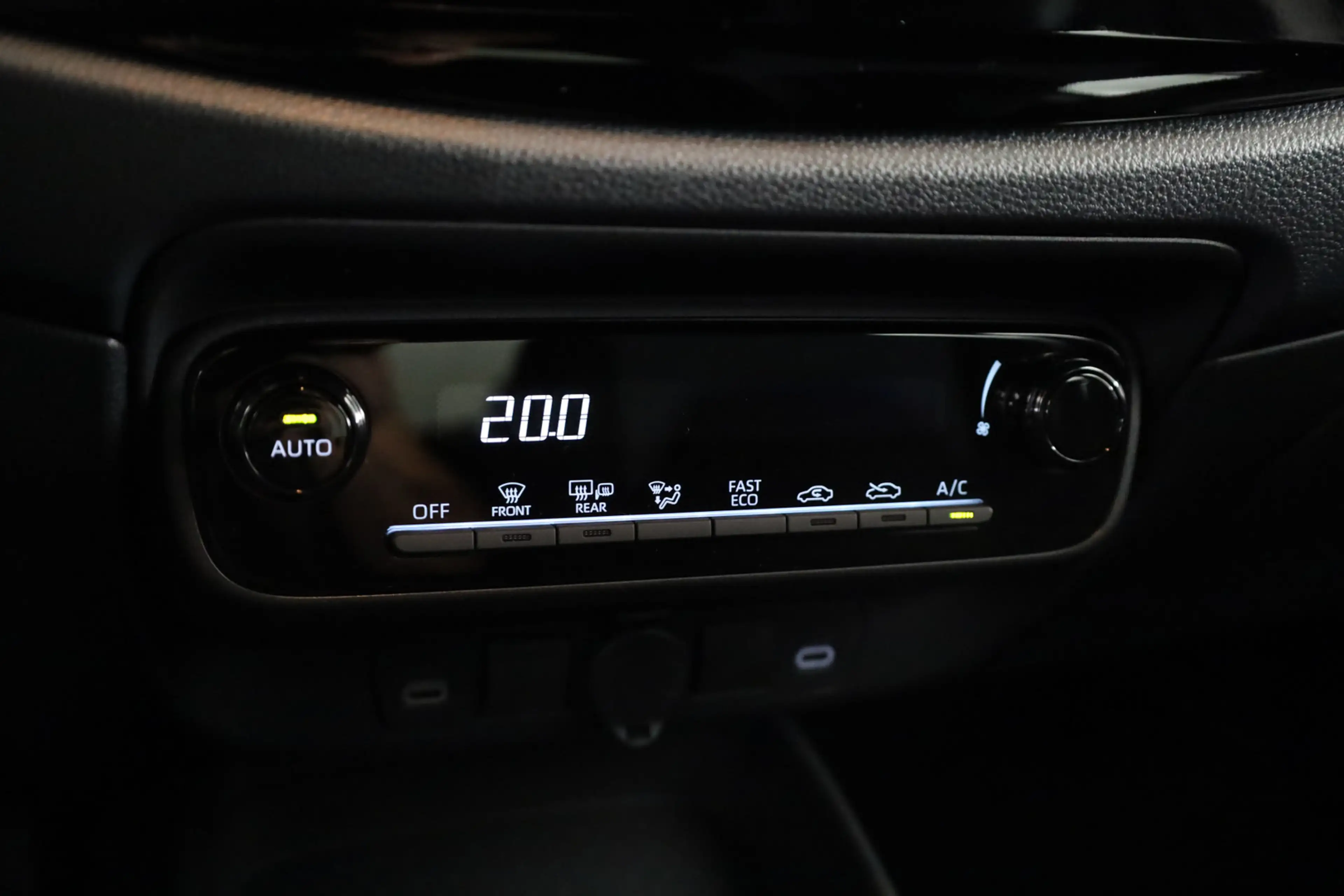 Toyota Aygo X Hybrid 115 play Actie — photo 7