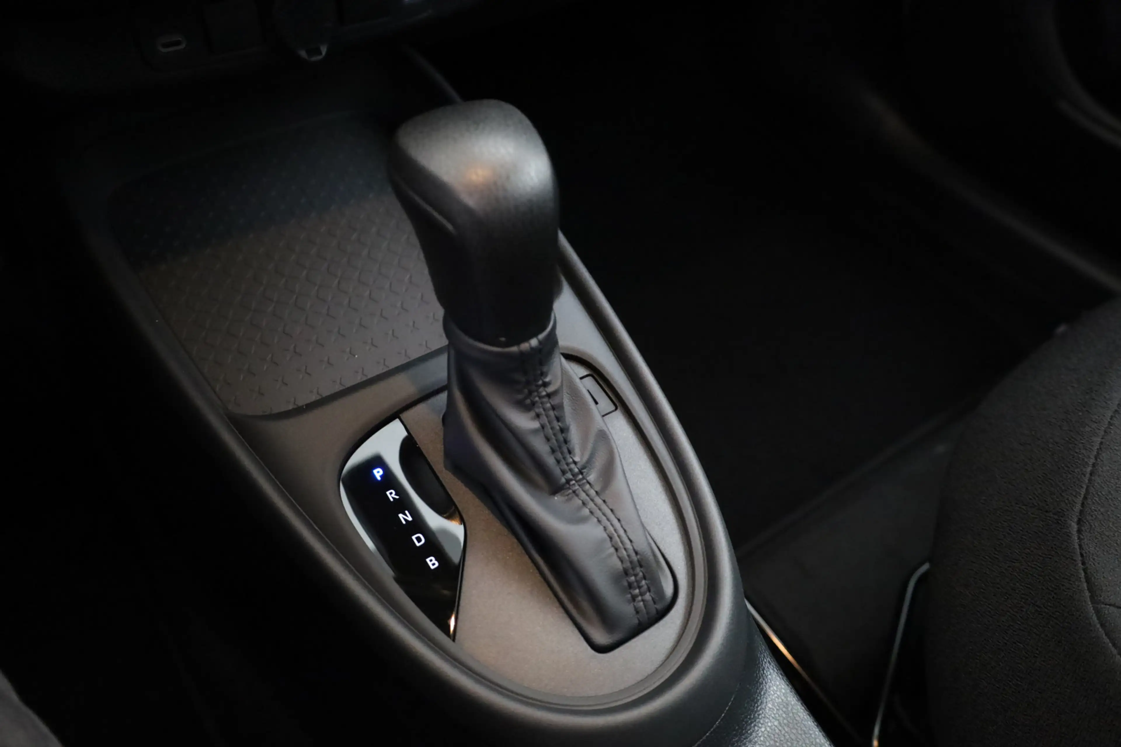 Toyota Aygo X Hybrid 115 play Actie — photo 8