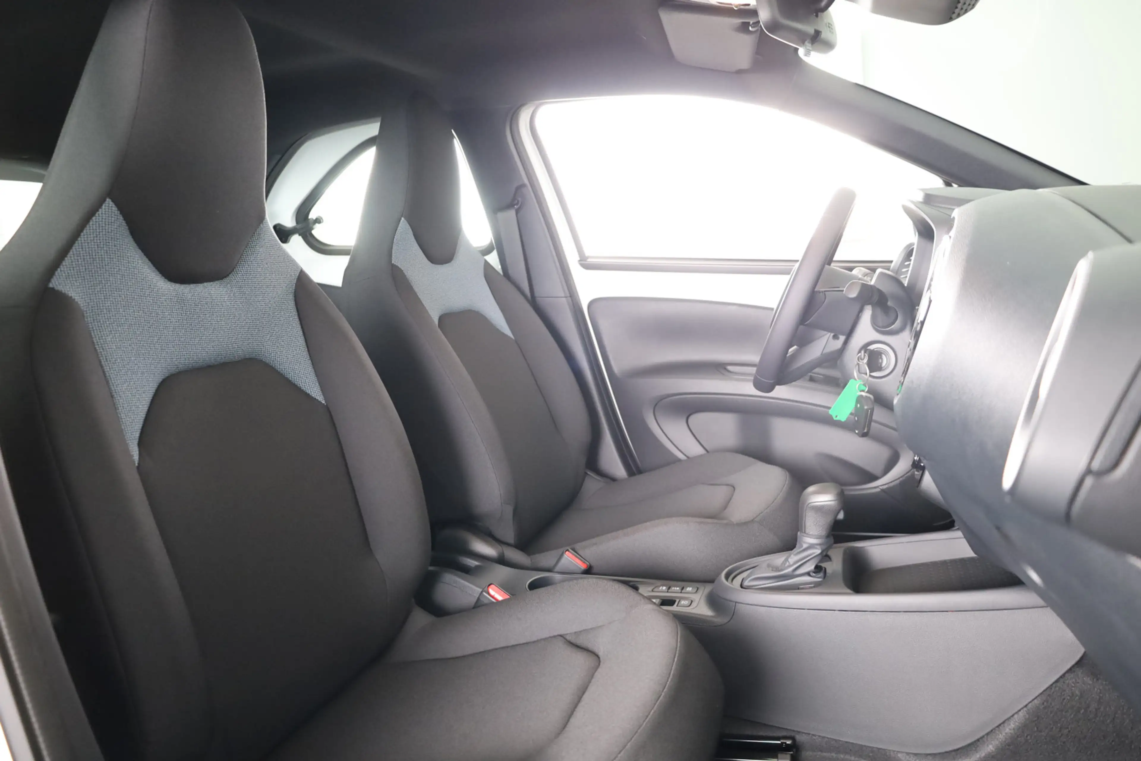 Toyota Aygo X Hybrid 115 play Actie — photo 13