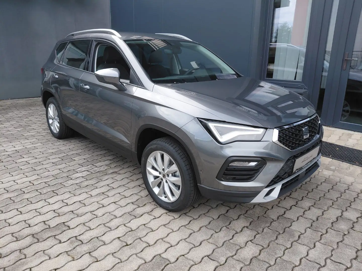 SEAT Ateca Style Edition 1.5 TSI ACT DSG Grau - 1
