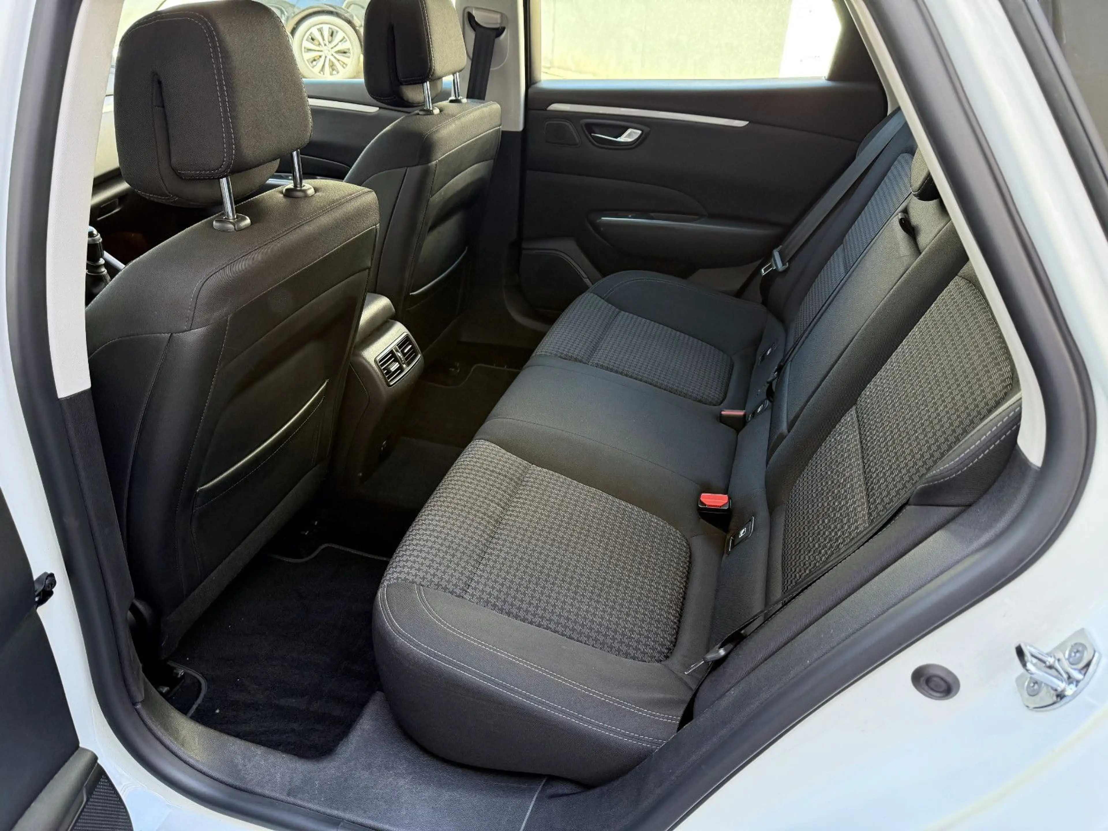 Renault Talisman Grandtour Life dCi Navi 1.Hand Euro6 — photo 13