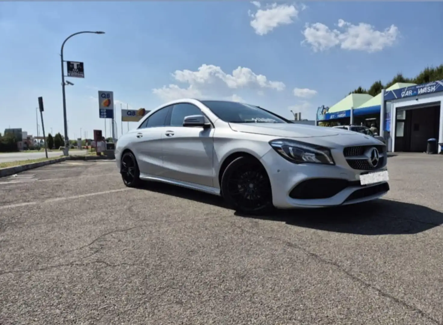 Mercedes-Benz CLA 180 CLA 180 Premium Stříbrná - 1