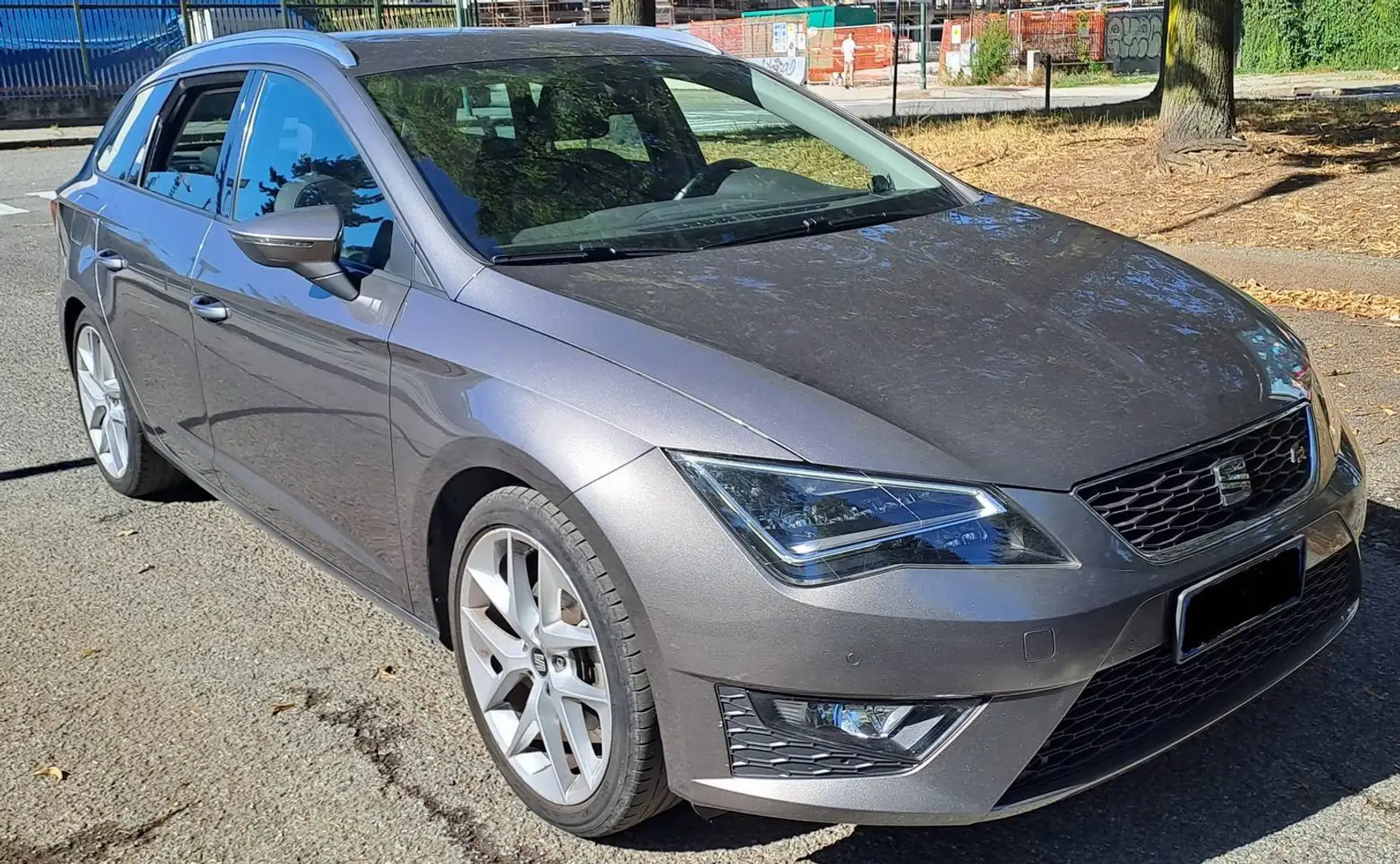 SEAT Leon ST FR 2.0 TDI 150cv Grigio - 1