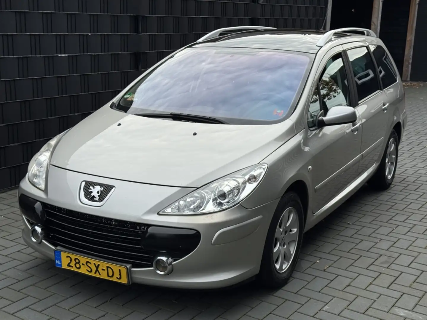 Peugeot 307 SW 1.6-16V Pack| PANO| CLIMA| CRUISE| NAVI| 7PERSO Gris - 1