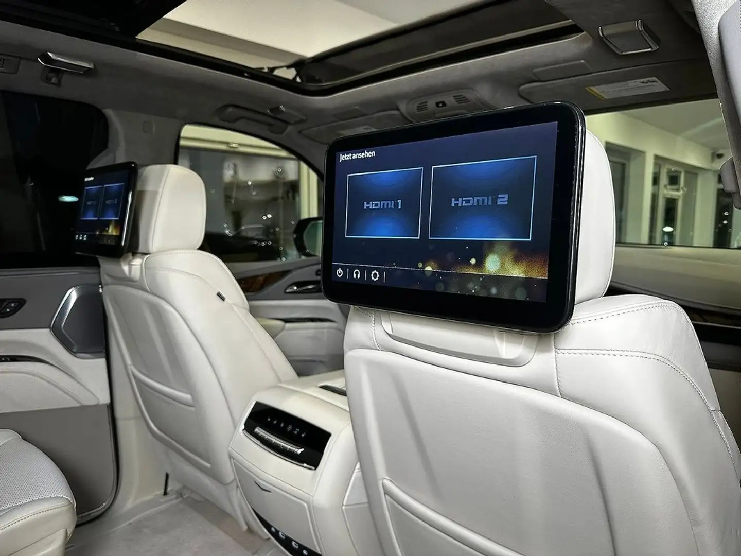 Cadillac Escalade V8 Sport Platinum Grey - 1