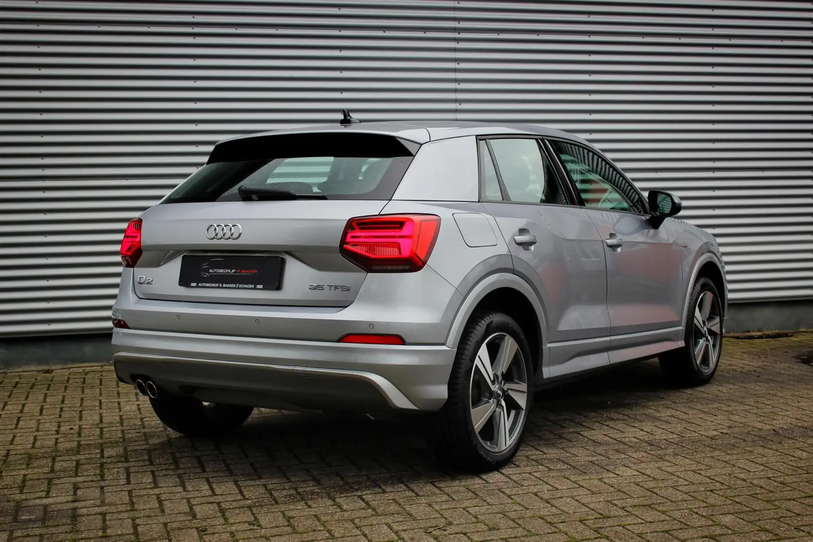 Audi Q2 35 TFSI CoD Sport S line Edition // Panoramadak | Argent - 2