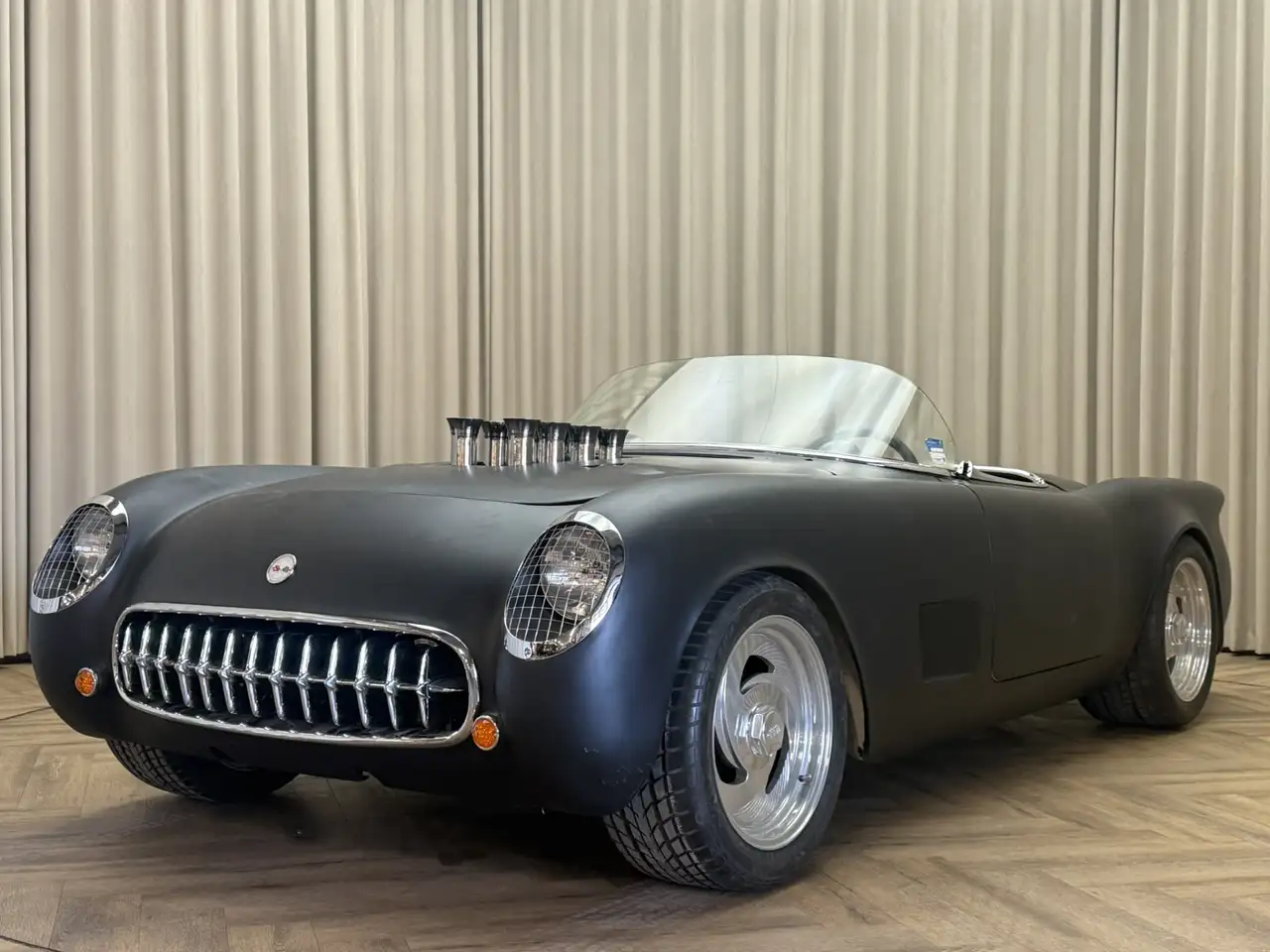 Corvette C1 Chevrolet RESTOMOD 524Ci (7,5L) / Wilwood / Hilbor, foto 3